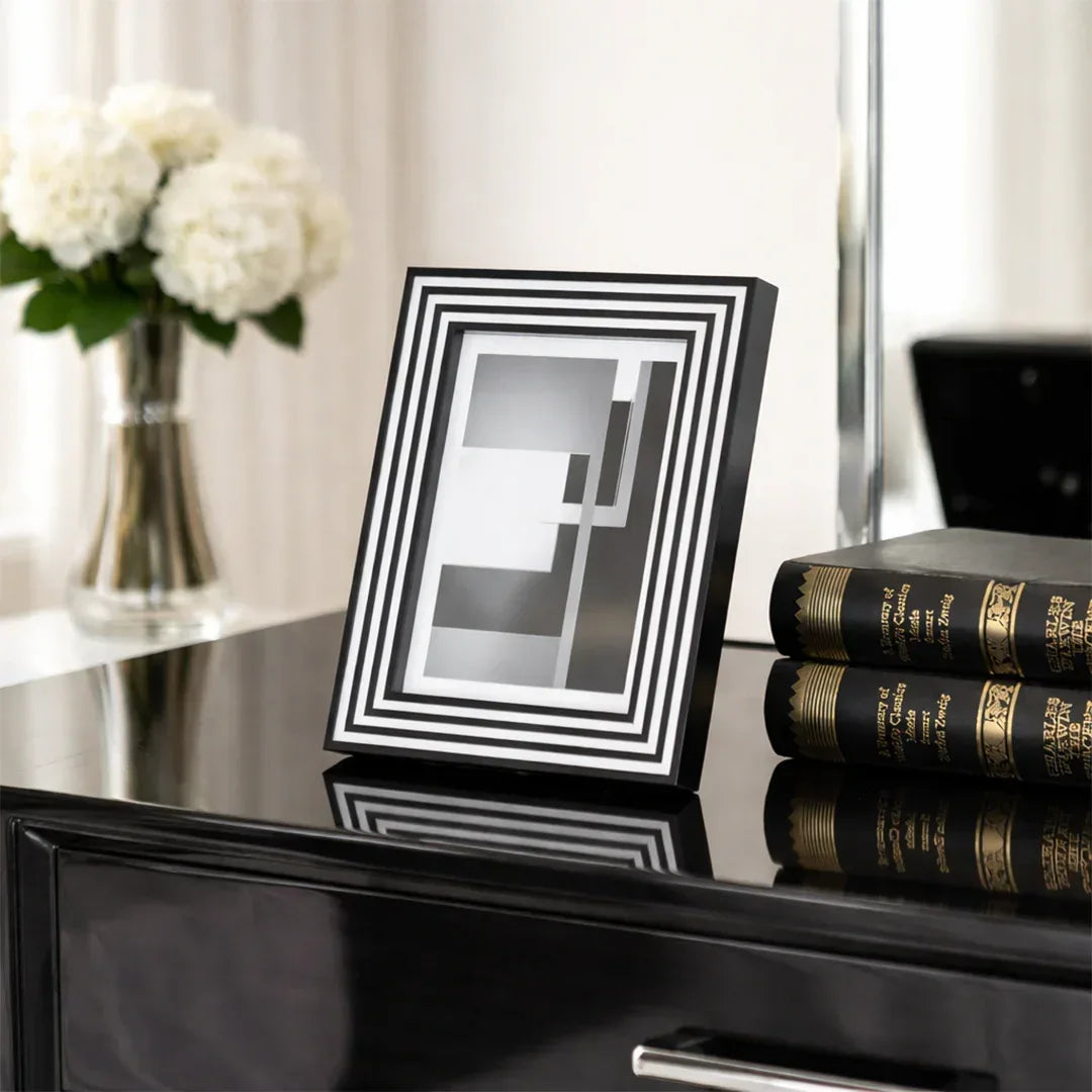Black & White Pattern Photo Frame