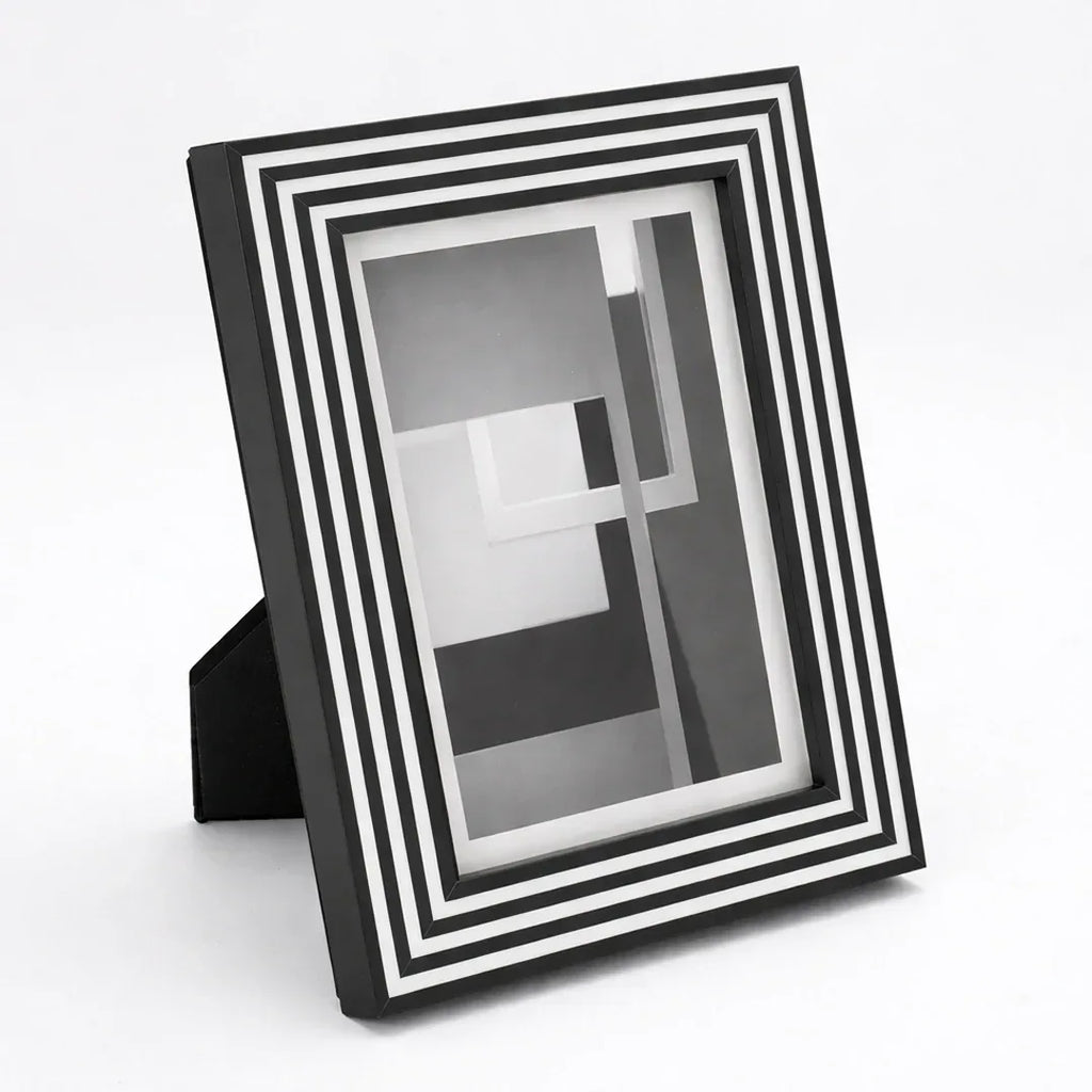 Black & White Pattern Photo Frame